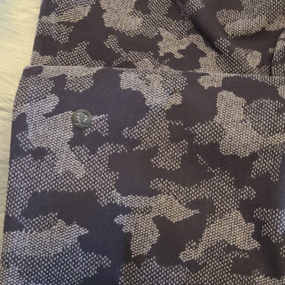 Lululemon ready to rulu hi-rise jogger camo - Picture 3 of 8